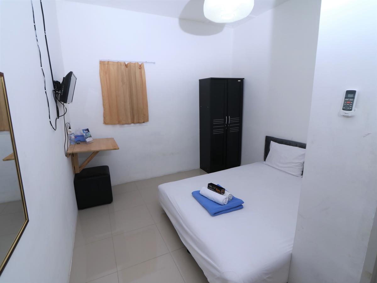 Kamar Keluarga Ungaran Hotel Jakarta Bagian luar foto