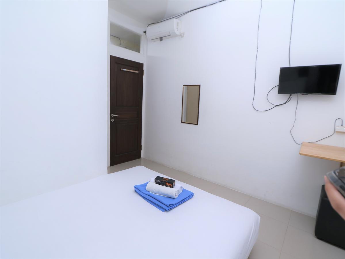 Kamar Keluarga Ungaran Hotel Jakarta Bagian luar foto