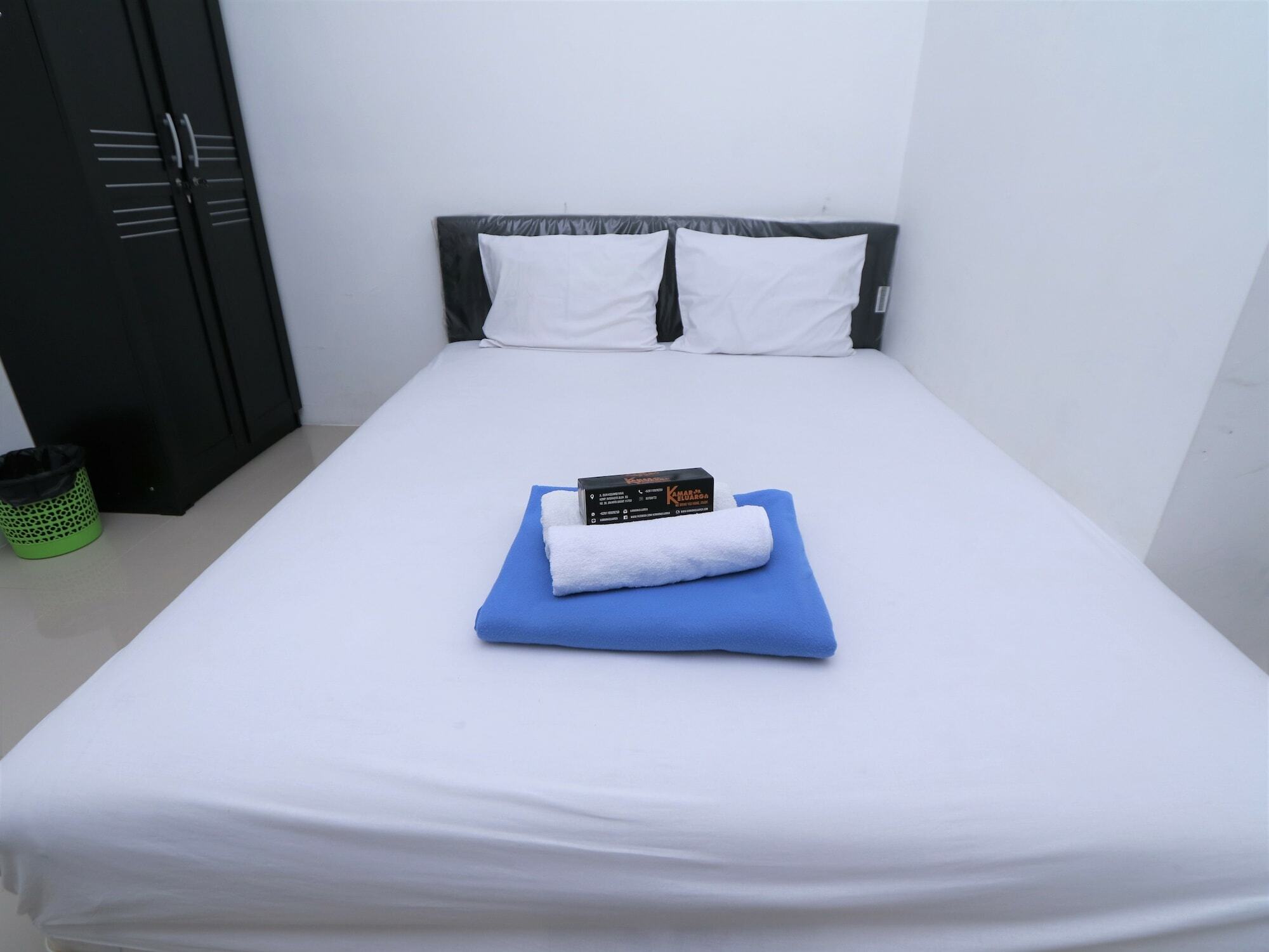 Kamar Keluarga Ungaran Hotel Jakarta Bagian luar foto